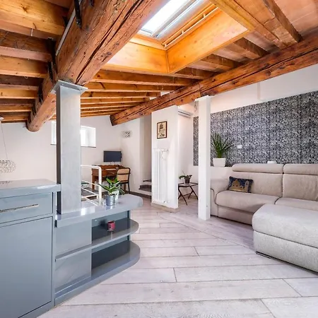 Pitti Design Apartment Florence