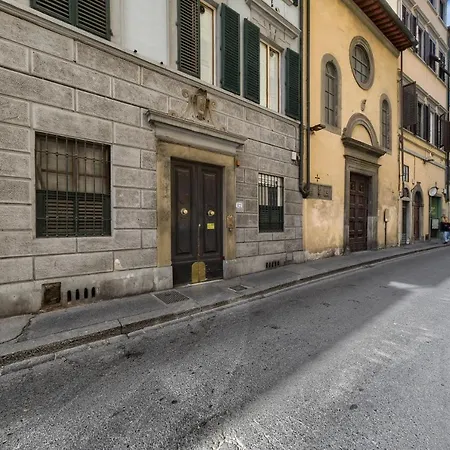 Pitti Design Apartment Florenz